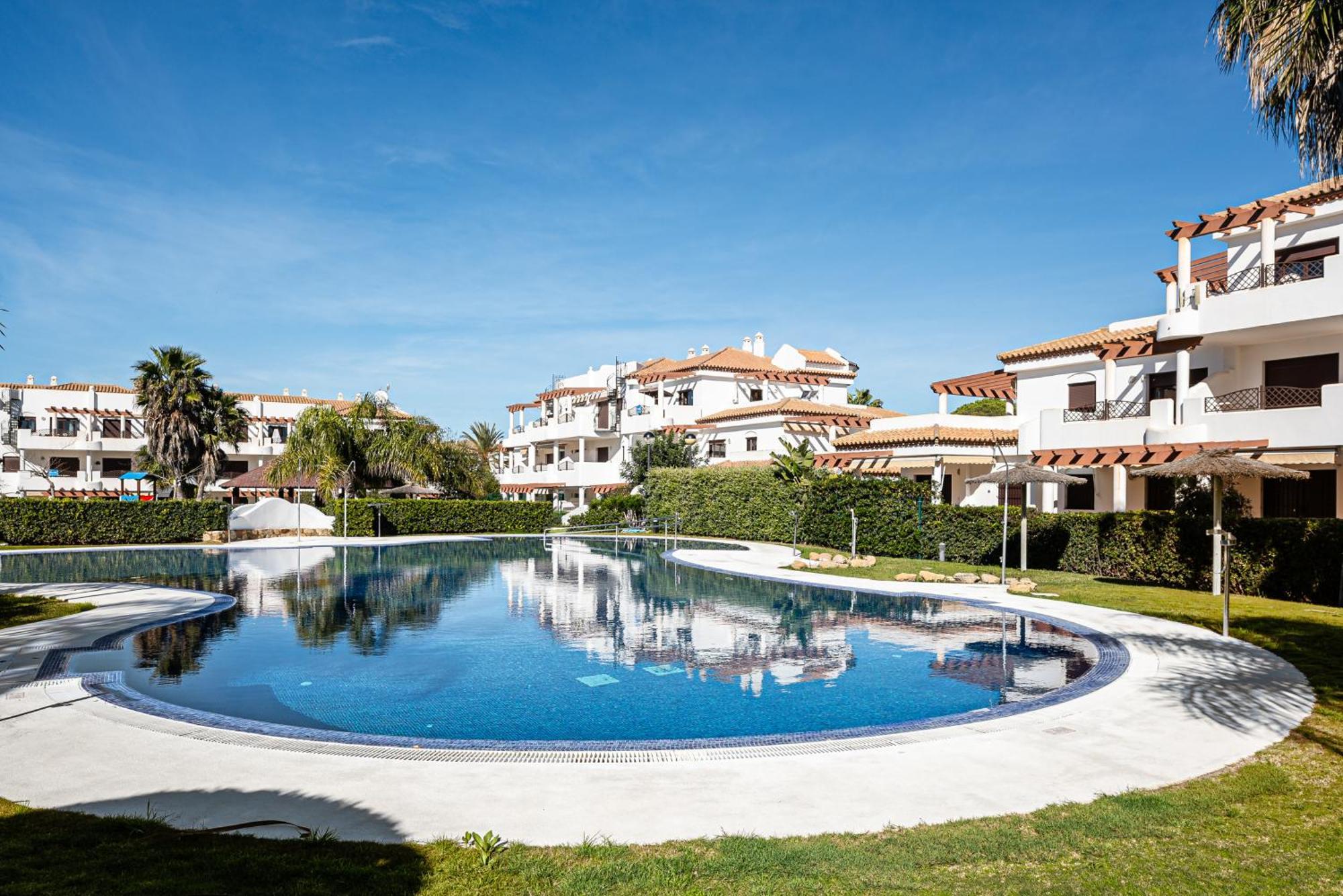 Apartamento Familiar Muy Soleado Cerca De La Playa Y Parking Incluido 奇克拉纳－德拉弗龙特拉 外观 照片