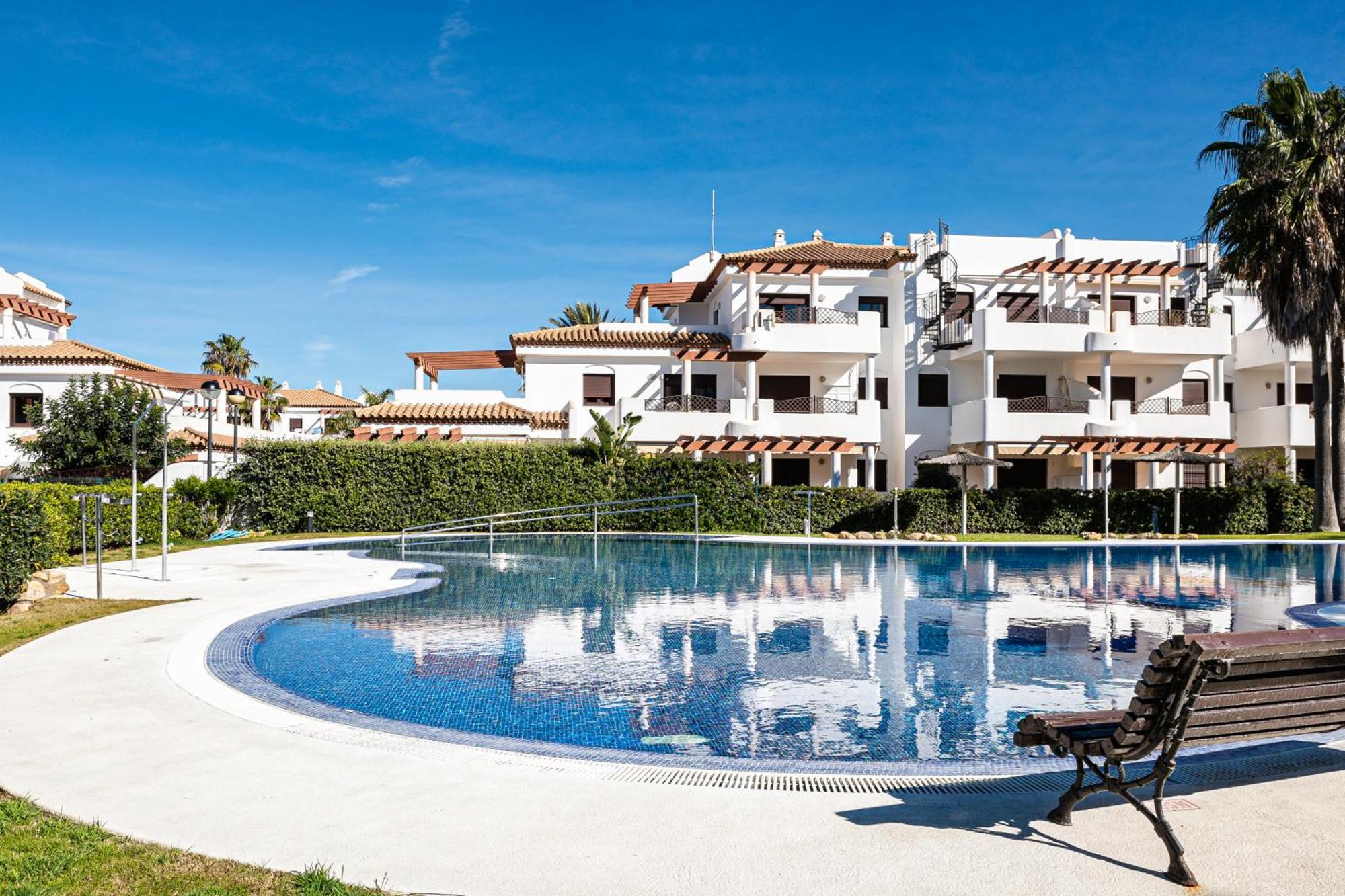 Apartamento Familiar Muy Soleado Cerca De La Playa Y Parking Incluido 奇克拉纳－德拉弗龙特拉 外观 照片