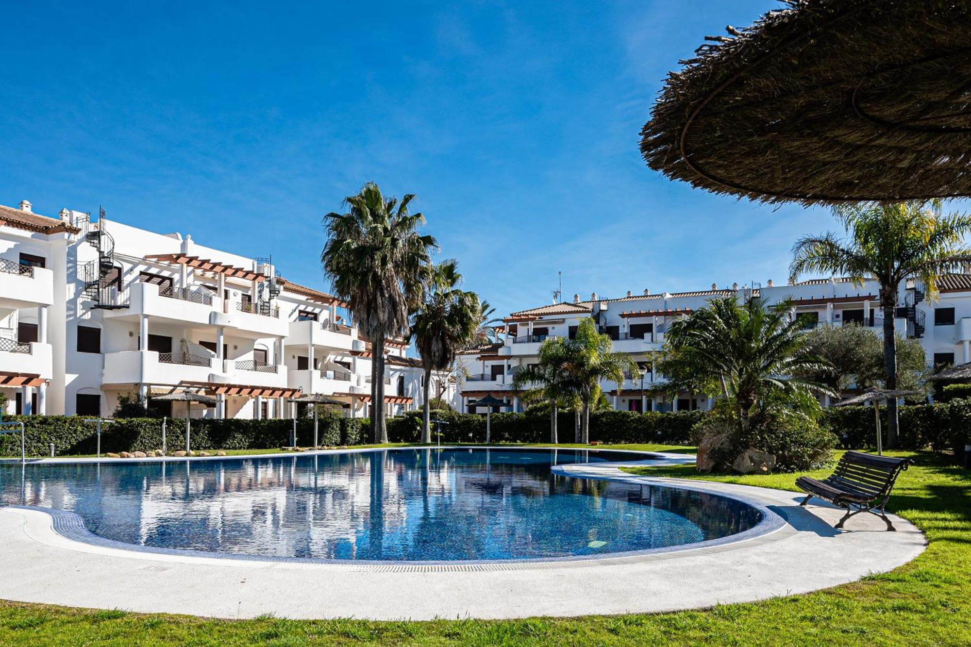 Apartamento Familiar Muy Soleado Cerca De La Playa Y Parking Incluido 奇克拉纳－德拉弗龙特拉 外观 照片