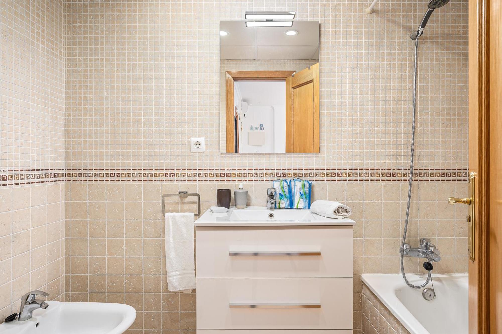 Apartamento Familiar Muy Soleado Cerca De La Playa Y Parking Incluido 奇克拉纳－德拉弗龙特拉 外观 照片